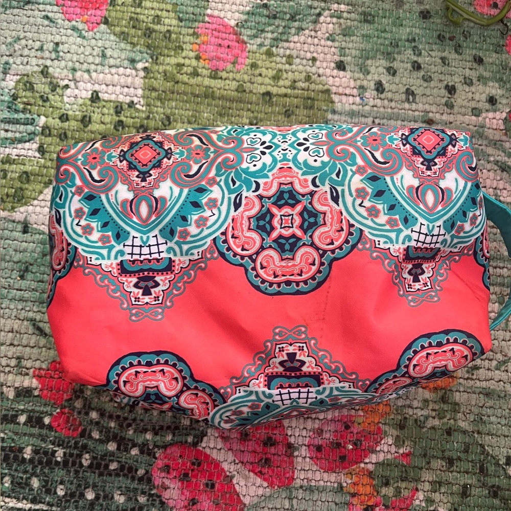 London Soho Like new Makeup/cosmetic bag Med size